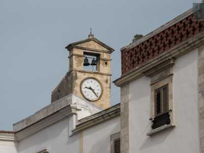 Continuiamo quindi su corso Umberto I e da questo punto in poi, dopo aver apprezzato la Torre dell�orologio del 1564...